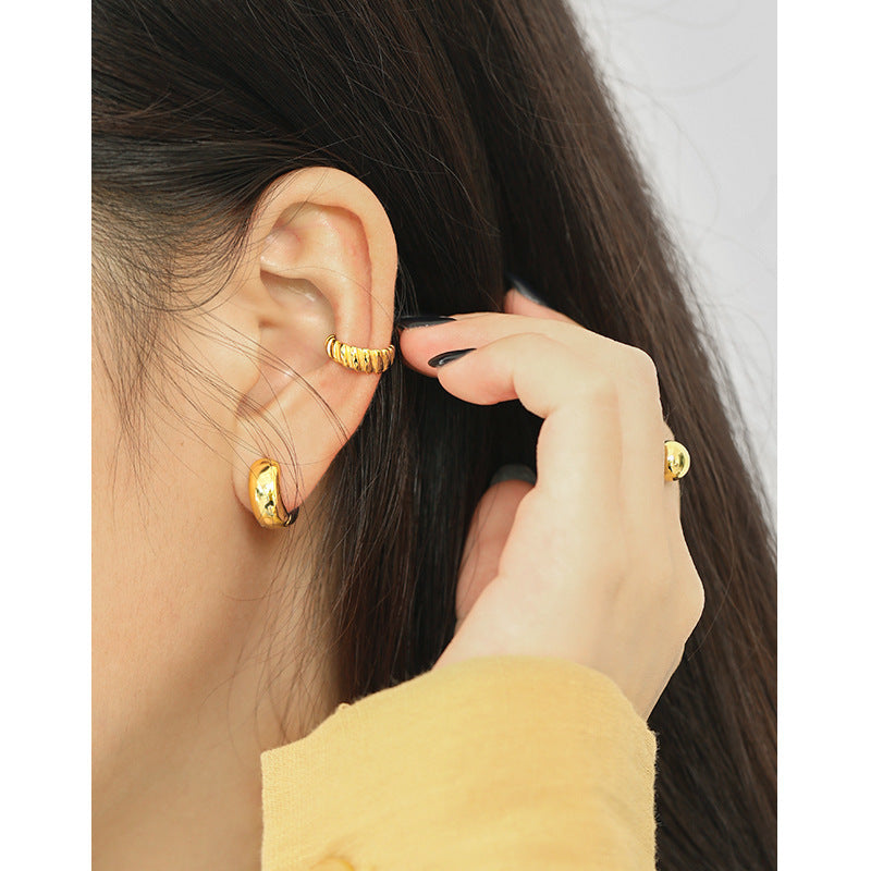 versatile student silver earrings ins niche extremely simple light face round S925 pure silver earrings ear buckle for women