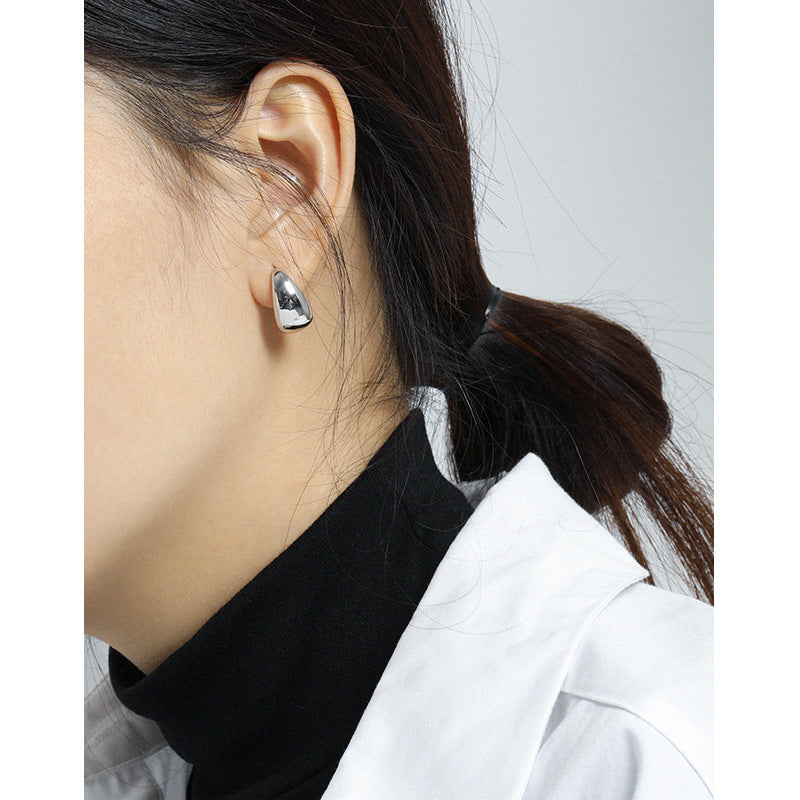 minimalist and versatile geometric oval smooth texture S925 pure silver ear nail female